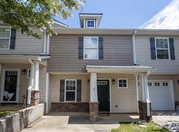 31 Amersham Lane, Fletcher, NC 28732