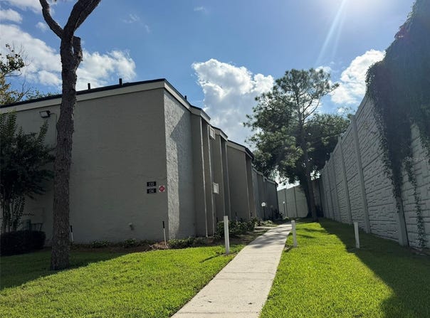 136 SPRINGWOOD Circle, LONGWOOD, FL 32750