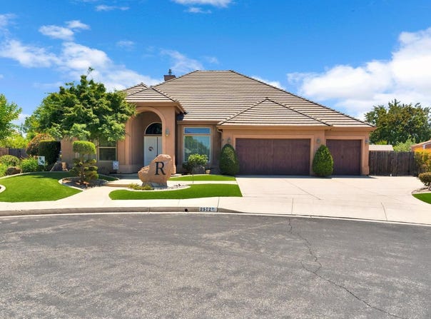 2572 Trenton Avenue, Clovis, CA 93619