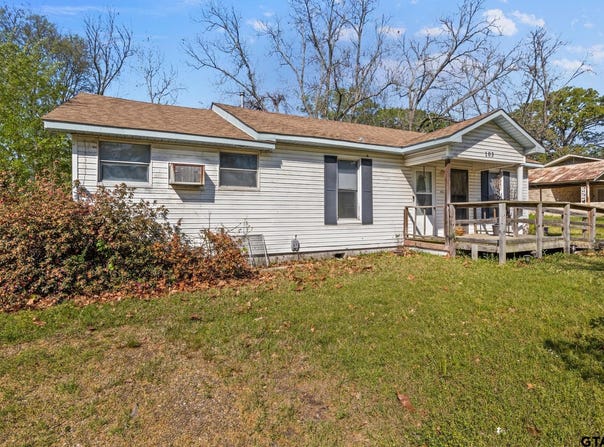 103 McLean Street, Omaha, TX 75571