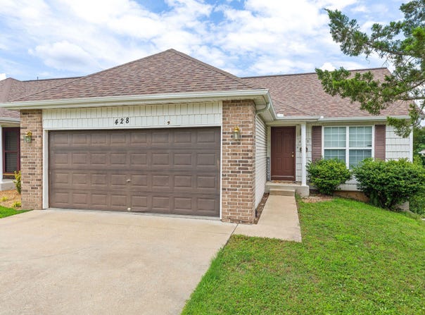428 & 430 Woodland Drive E, Branson, MO 65616