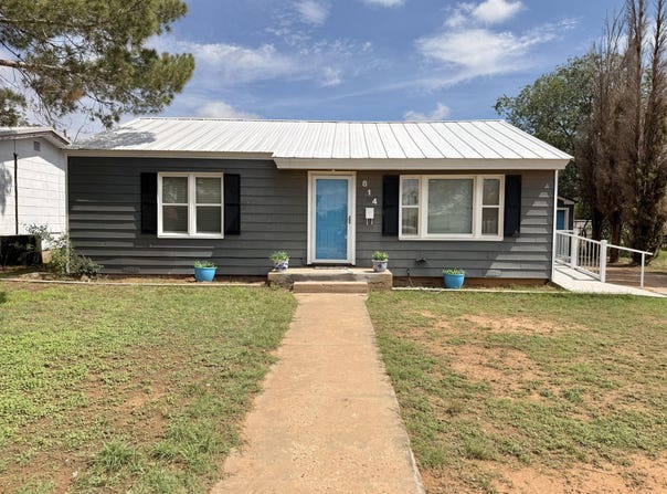 814 W 11th Street, Post, TX 79356