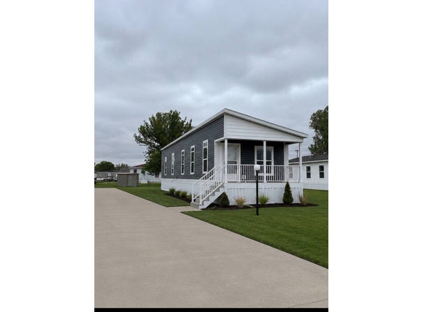 113 CRESTVIEW DR, Le Mars, IA 51031