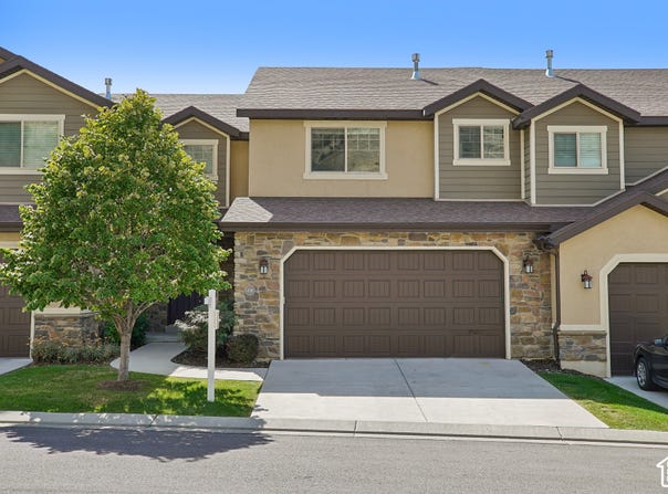 1056 S ASPEN Pl E, Provo, UT 84606