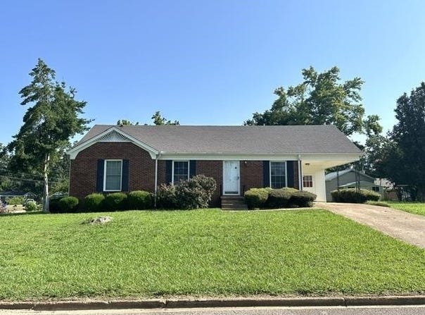 15 PINE St, Savannah, TN 38372