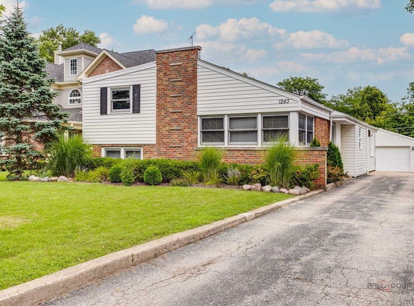 1243 Ridge Road, Highland Park, IL 60035