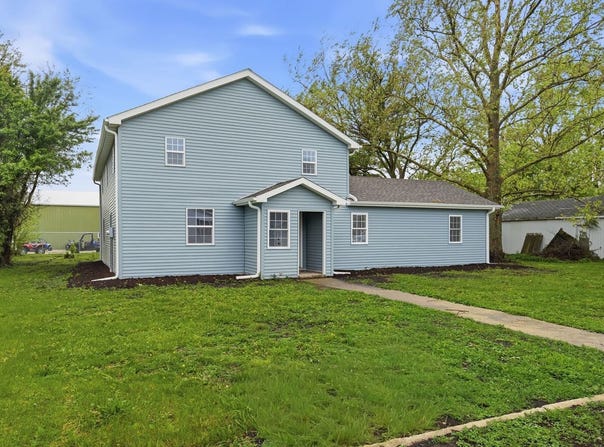 305 Parkway Court, Gridley, IL 61744