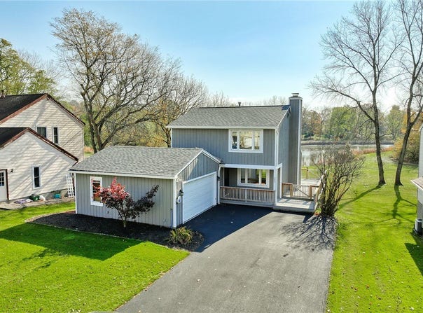 205 Willow Pond, Penfield, NY 14526