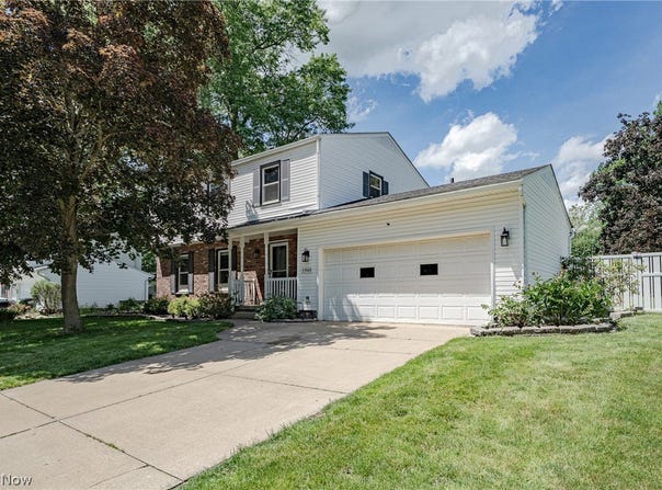 1969 Willowdale Drive, Stow, OH 44224