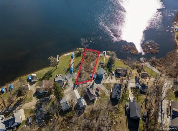 2146 Webster Park Drive, Howell, MI 48843