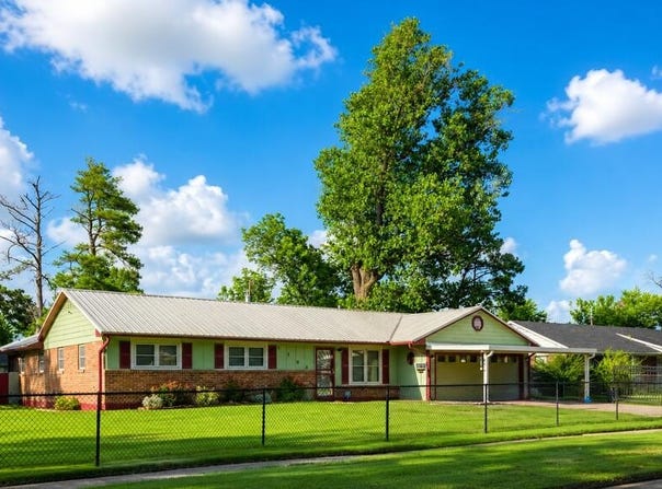 1500 E BARTON AVENUE, West Memphis, AR 72301