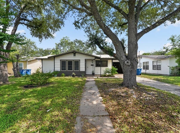 410 Paul Place, Beeville, TX 78102