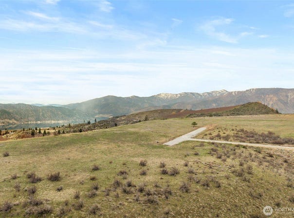 325 Rancho Perri Lane, Manson, WA 98831