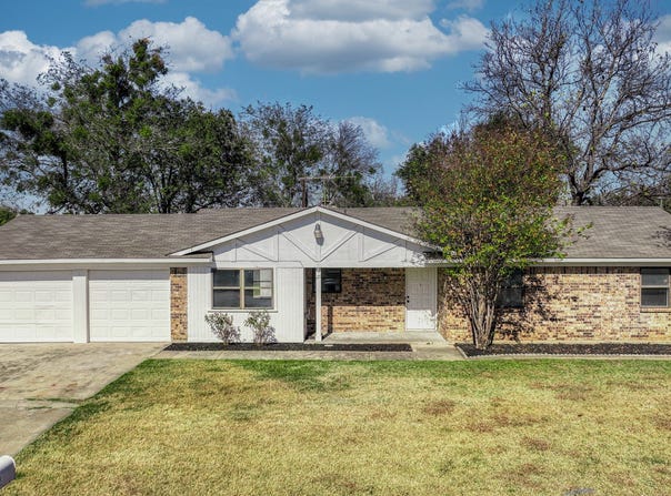 121 Meadow Lane, Aledo, TX 76008