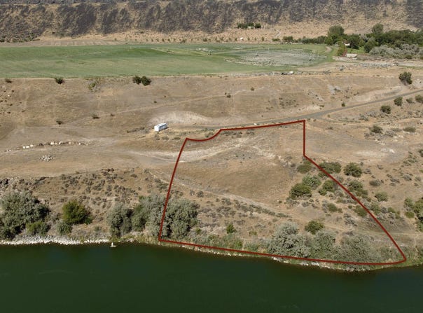 393 Rapid River Ct, Bliss, ID 83314