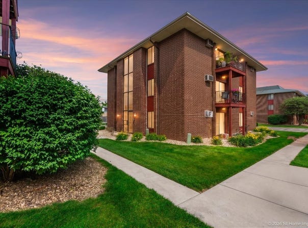 15816 Terrace Drive, Oak Forest, IL 60452