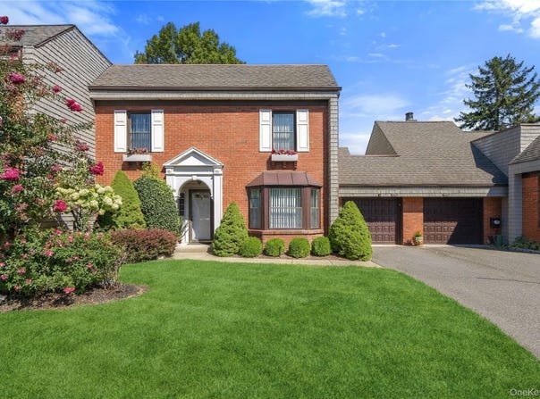 174 Anchor Lane, Bay Shore, NY 11706
