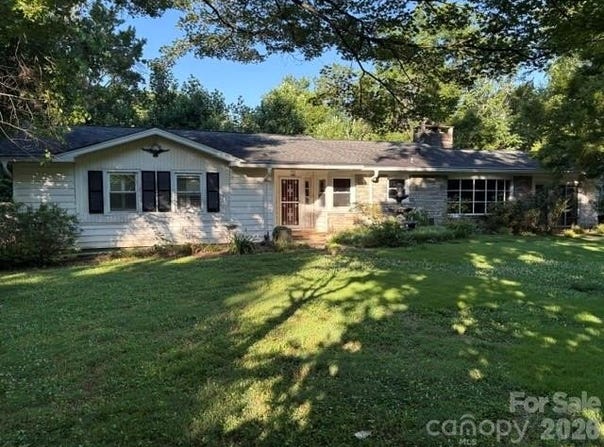 255 Glengarnock Road, Tryon, NC 28782