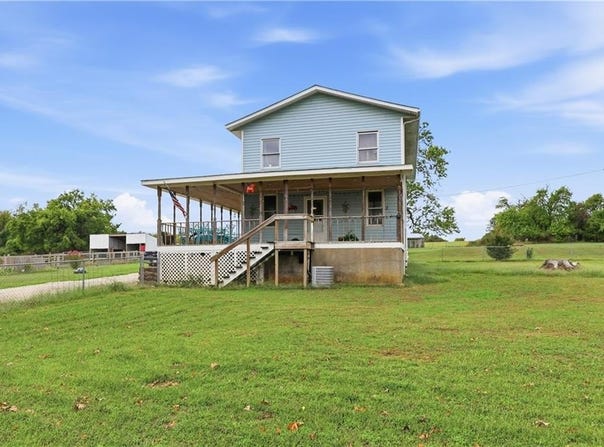 7410 SW 10th, Columbus, KS 66725