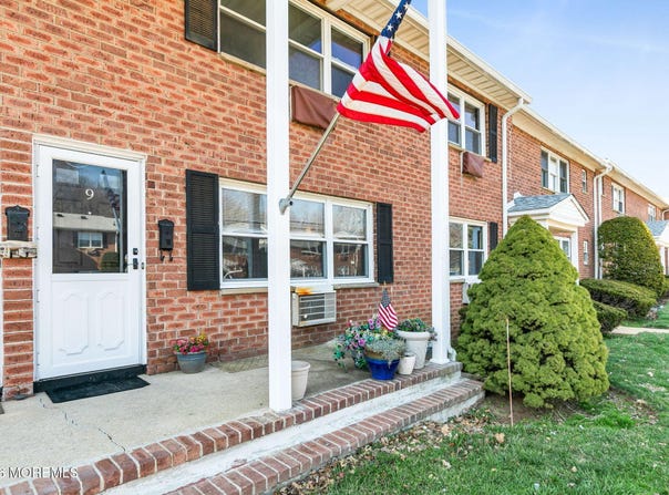 9 King James Lane, Atlantic Highlands, NJ 07716