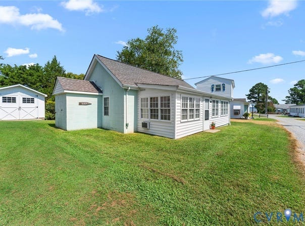 205 Rappahannock Drive, Dunnsville, VA 22454