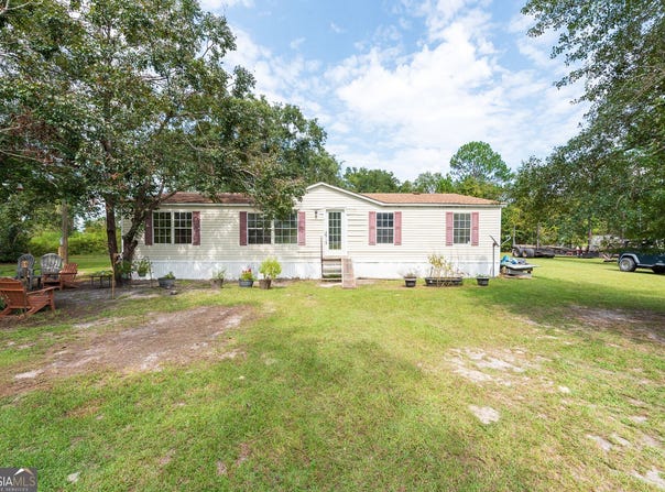 569 Shady Oaks Circle, Hoboken, GA 31542