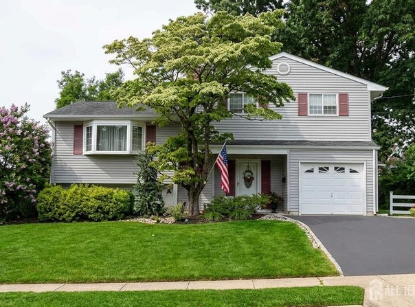 2 Peachwood Court, Milltown, NJ 08850