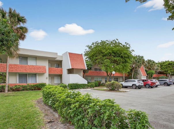 800 Cypress Boulevard, Pompano Beach, FL 33069