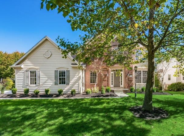8066 Summerhouse Drive W, Dublin, OH 43016