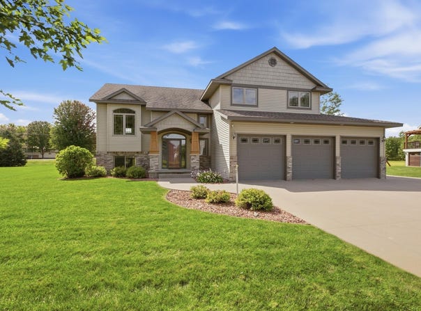 26075 Bluebird Lane, Saint Cloud, MN 56301