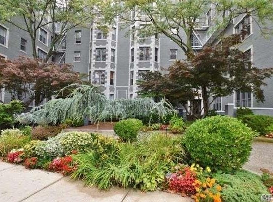 1175 E Broadway, Hewlett, NY 11557