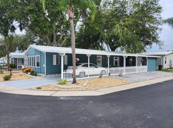 10832 Burrito Dr, Riverview, FL 33569