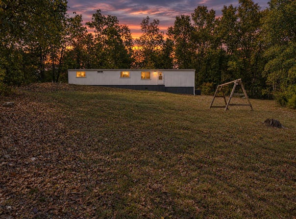 8 Lake Forest Drive, Galena, MO 65656