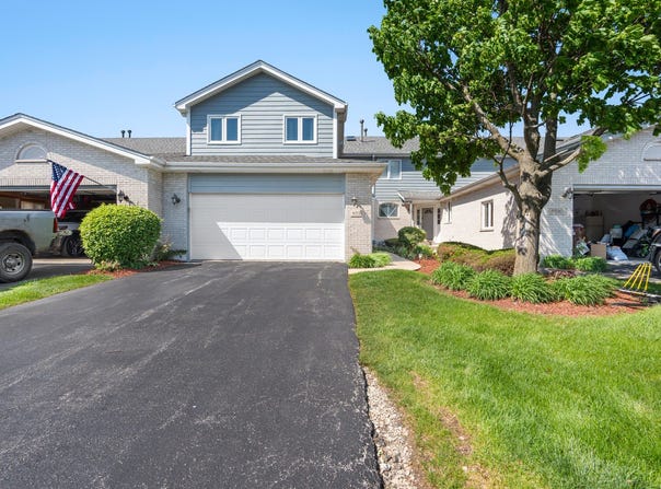 8592 Tullamore Drive, Tinley Park, IL 60487