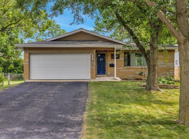 707 S Gables Boulevard, Wheaton, IL 60189