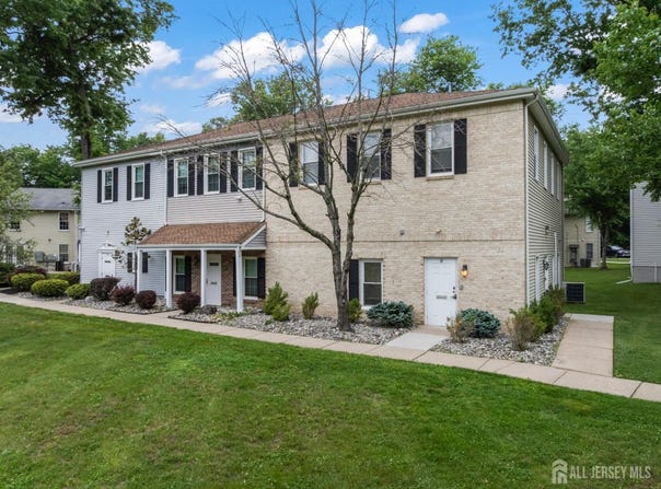 32 Jefferson Plaza, South Brunswick, NJ 08540