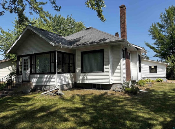 2331 E 10th St, Superior, WI 54880