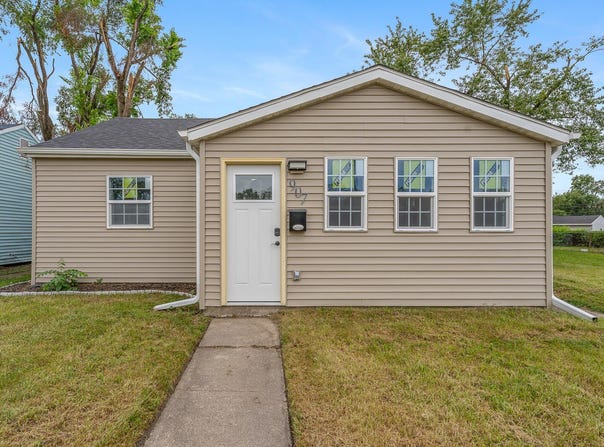 907 Central Avenue, Gary, IN 46407