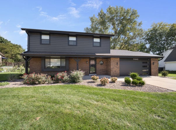 7942 S 66th St, Franklin, WI 53132