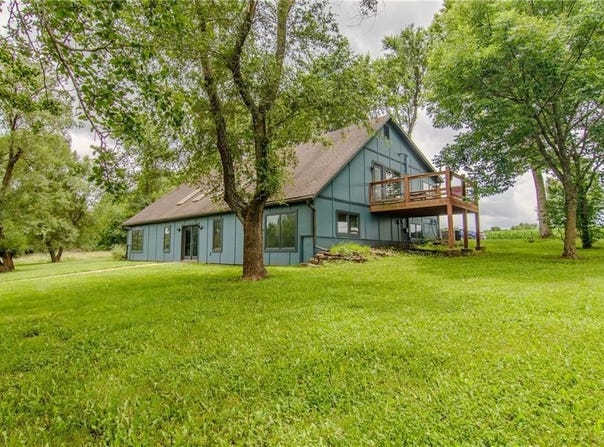 6301 E 285th Street, Freeman, MO 64746