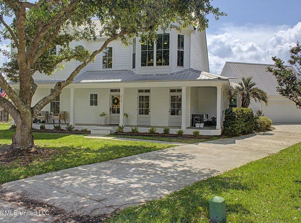 215 Blue Heron Cove, Waveland, MS 39576