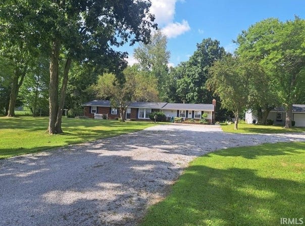 5679 County Road 64, Spencerville, IN 46788-9310