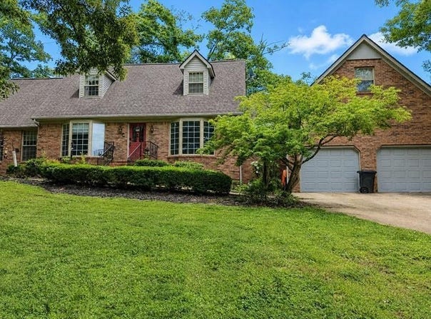 2307 Hamlin Drive, Paris, TN 38242