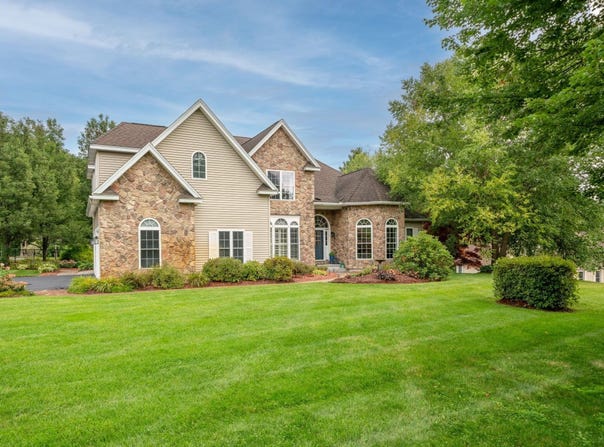 12 Rachel Way, Bedford, NH 03110