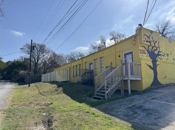 106 Barrows Lane, DeSoto, TX 75115