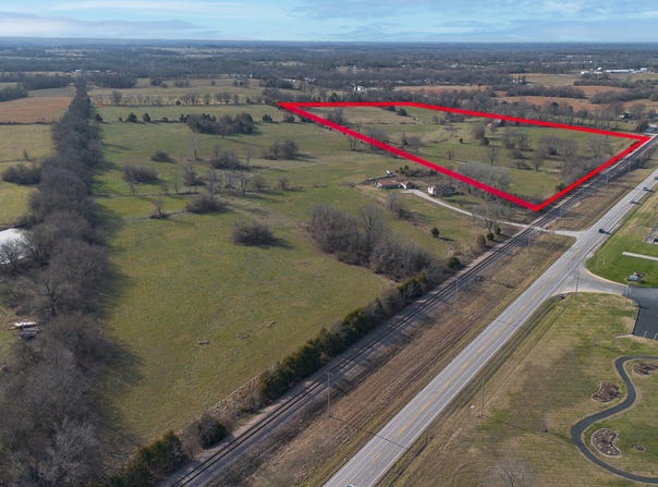E Highway Oo, Strafford, MO 65757
