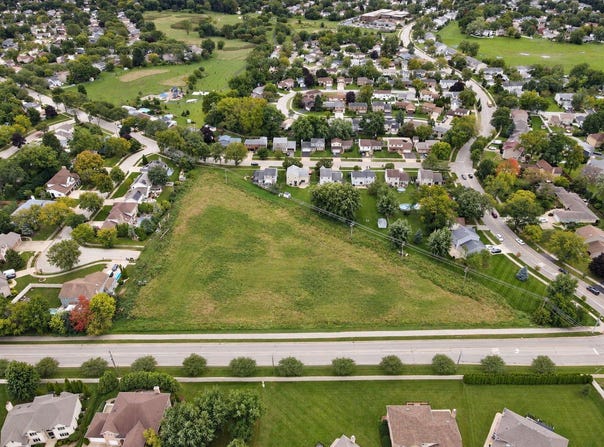 24W737 Central Avenue, Roselle, IL 60172