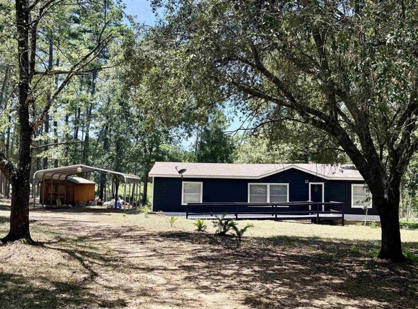 534 Lake Camelot Circle, Woodville, TX 75979