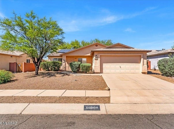 10009 E Moonstruck Way, Tucson, AZ 85747