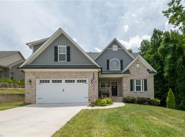 164 Pipers Ridge E, Winston-Salem, NC 27127